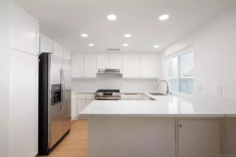Kitchen - 4242 Dusk Ln, Oceanside, CA 92056 photo 2 of 4
