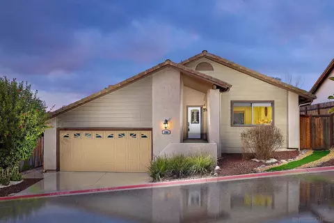 1960 Maverick Gln, Escondido, CA 92027
