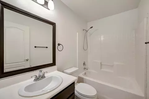 Bath - 140 Via Montisi, Santee, CA 92071 photo 3 of 3
