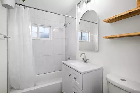 Bath - 9651 Maccool Ln, Santee, CA 92071 photo 1 of 1