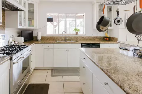 Kitchen - 9925 Summertree Ln, Santee, CA 92071 photo 4 of 5