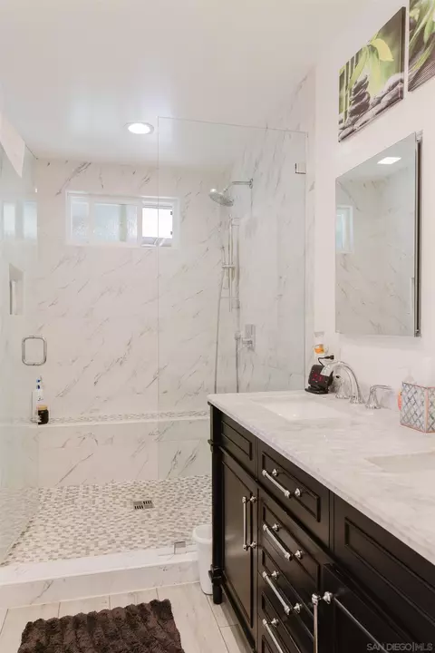 Bath - 9925 Summertree Ln, Santee, CA 92071 photo 2 of 4