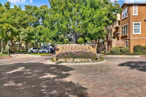 10127 Little Leaf Ln, Santee, CA 92071 photo 2