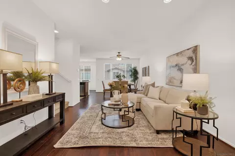 10127 Little Leaf Ln, Santee, CA 92071
