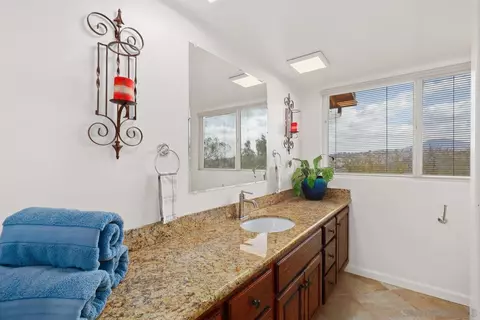 3537 Hartzel Crst, Spring Valley, CA 91977 photo 14