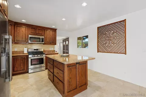 3537 Hartzel Crst, Spring Valley, CA 91977 photo 7