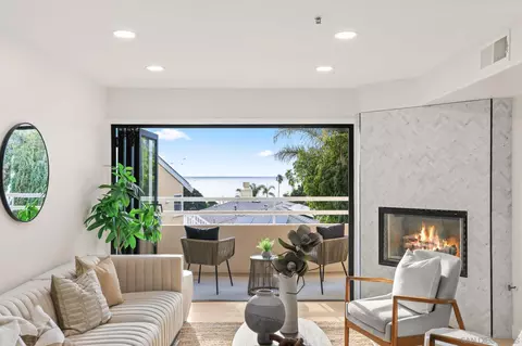 5726 La Jolla Blv #206, La Jolla, CA 92037