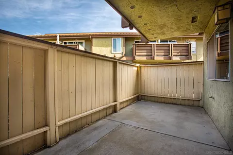 Exterior - 615 Fredricks Ave #101, Oceanside, CA 92058 photo 1 of 4