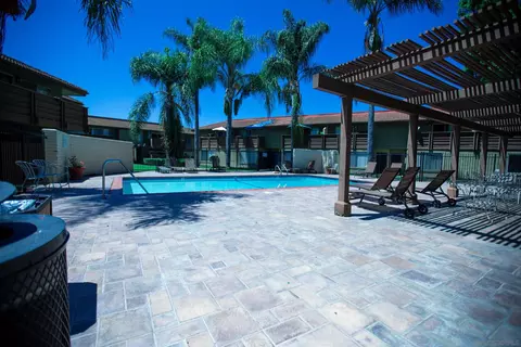 Exterior - 615 Fredricks Ave #101, Oceanside, CA 92058 photo 3 of 4