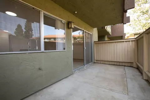 Exterior - 615 Fredricks Ave #101, Oceanside, CA 92058 photo 2 of 4
