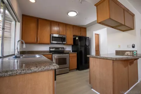 Kitchen - 615 Fredricks Ave #101, Oceanside, CA 92058 photo 3 of 5