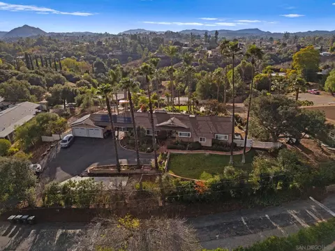 View/Area - 2331 Royal Crest Dr, Escondido, CA 92025 photo 2 of 11