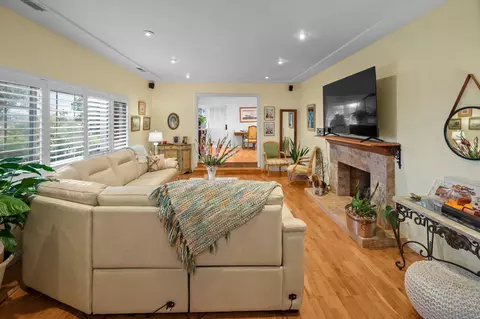 Living - 2331 Royal Crest Dr, Escondido, CA 92025 photo 3 of 4