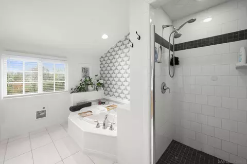 Bath - 2331 Royal Crest Dr, Escondido, CA 92025 photo 4 of 5