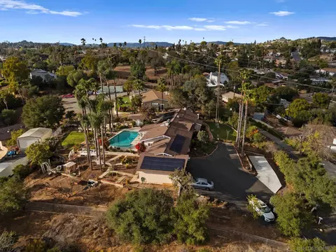 View/Area - 2331 Royal Crest Dr, Escondido, CA 92025 photo 4 of 11