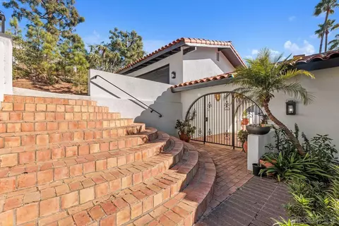 Exterior - 7151 Babilonia St, Carlsbad, CA 92009 photo 4 of 8