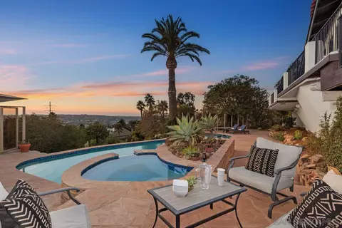 7151 Babilonia St, Carlsbad, CA 92009