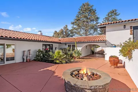 Exterior - 7151 Babilonia St, Carlsbad, CA 92009 photo 3 of 8