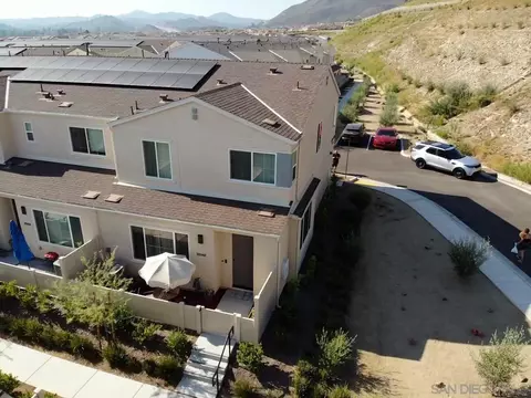 35140 Grove Trl, Fallbrook, CA 92028 photo 3
