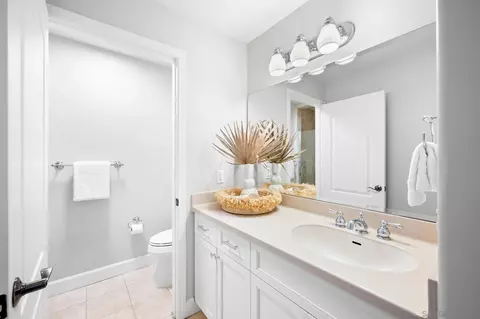 Bath - 629 Adella Ln, Coronado, CA 92118 photo 3 of 3