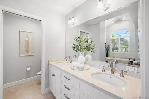 Bath - 629 Adella Ln, Coronado, CA 92118 photo 1 of 3