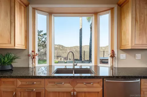 2104 View Crest Gln, Escondido, CA 92026 photo 7