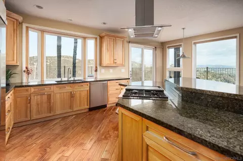 2104 View Crest Gln, Escondido, CA 92026 photo 6
