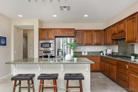 1083 Vista Pointe Blvd, Oceanside, CA 92057 photo 4