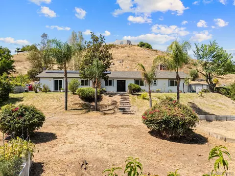 988 Neighborly Ln, Ramona, CA 92065 photo 4