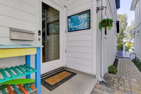 Exterior - 445 E Ave, Coronado, CA 92118 photo 4 of 6