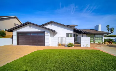 Exterior - 624 Nardito Ln, Solana Beach, CA 92075 photo 2 of 4
