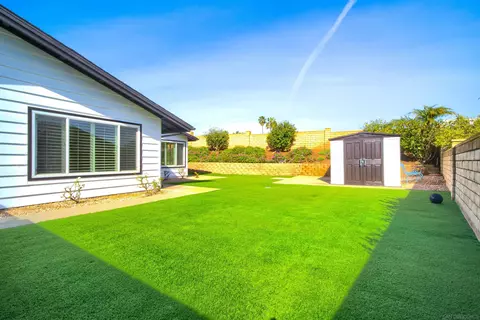 Exterior - 624 Nardito Ln, Solana Beach, CA 92075 photo 4 of 4