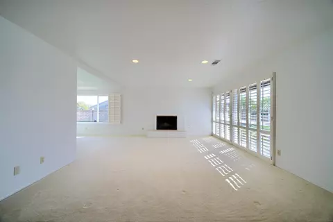 Living - 624 Nardito Ln, Solana Beach, CA 92075 photo 1 of 6