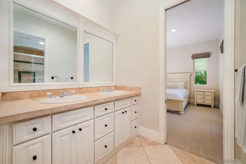 Bath - 4703 Briana Ct, Fallbrook, CA 92028 photo 3 of 6