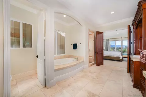 Bath - 4703 Briana Ct, Fallbrook, CA 92028 photo 2 of 6