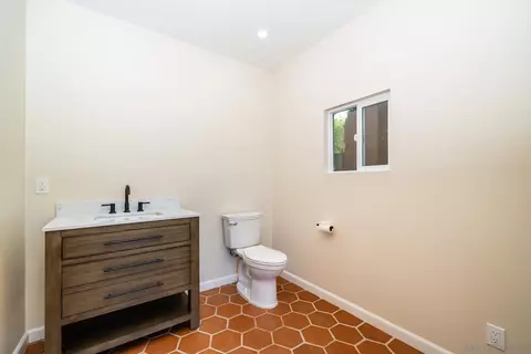 Bath - 4703 Briana Ct, Fallbrook, CA 92028 photo 6 of 6