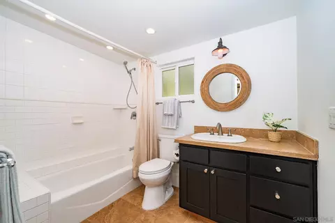 Bath - 4703 Briana Ct, Fallbrook, CA 92028 photo 5 of 6