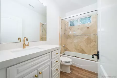 Bath - 4703 Briana Ct, Fallbrook, CA 92028 photo 4 of 6