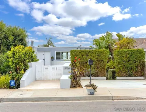 13726 Pine Needles Dr, Del Mar, CA 92014 photo 8