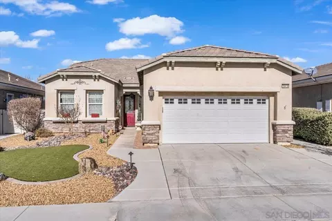 19416 Verbena St, Apple Valley, CA 92308