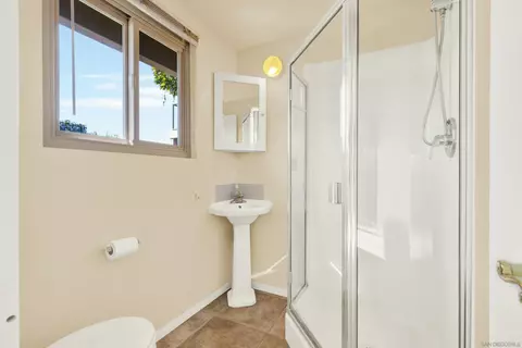 Bath - 14827 High Valley Rd, Poway, CA 92064 photo 6 of 6