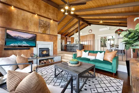 Living - 14827 High Valley Rd, Poway, CA 92064 photo 5 of 6