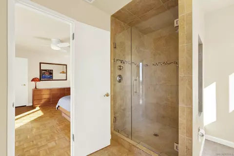 Bath - 14827 High Valley Rd, Poway, CA 92064 photo 3 of 6