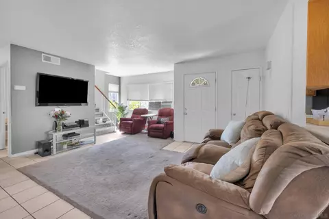 Living - 766 Warpaint, Ramona, CA 92065 photo 3 of 4