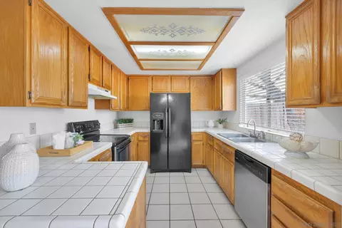 Kitchen - 766 Warpaint, Ramona, CA 92065 photo 3 of 3