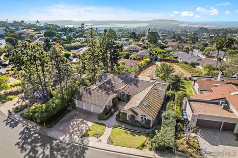 5468 Pacifica Dr, La Jolla, CA 92037