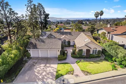 View/Area - 5468 Pacifica Dr, La Jolla, CA 92037 photo 3 of 6