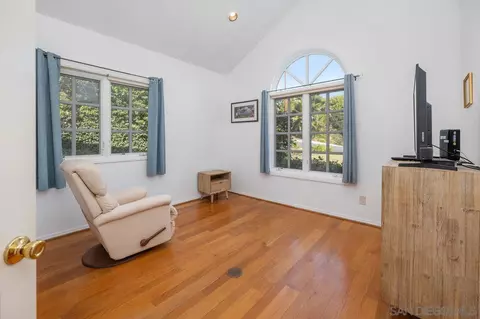 Other - 5468 Pacifica Dr, La Jolla, CA 92037 photo 4 of 5