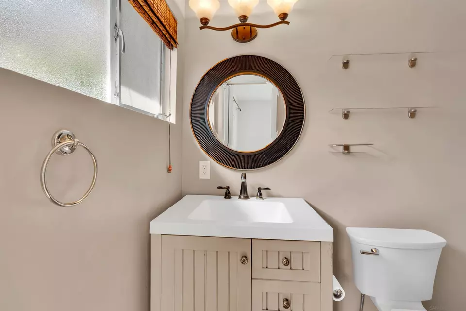 Bath - 304 Kimball Ter, Chula Vista, CA 91910 photo 2 of 3