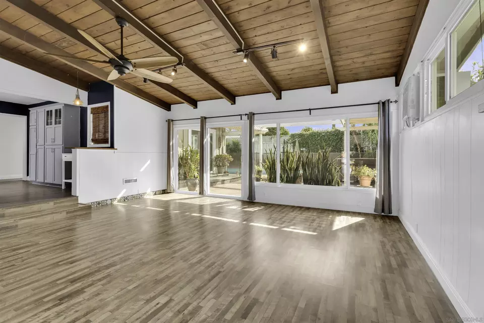 Living - 304 Kimball Ter, Chula Vista, CA 91910 photo 1 of 7